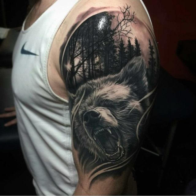 Bear-Shoulder-Tattoo-by-Matt-Jordan