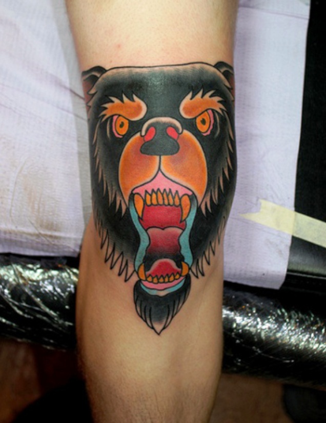Tattoo-on-the-knee-of-the-guy-bear (1)