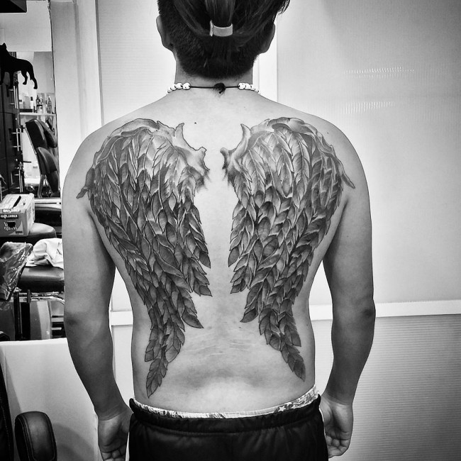 angel wing design back tattoo for men