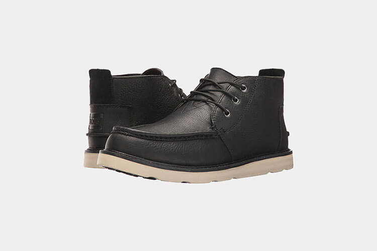 TOMS Chukka Boot in black for guys
