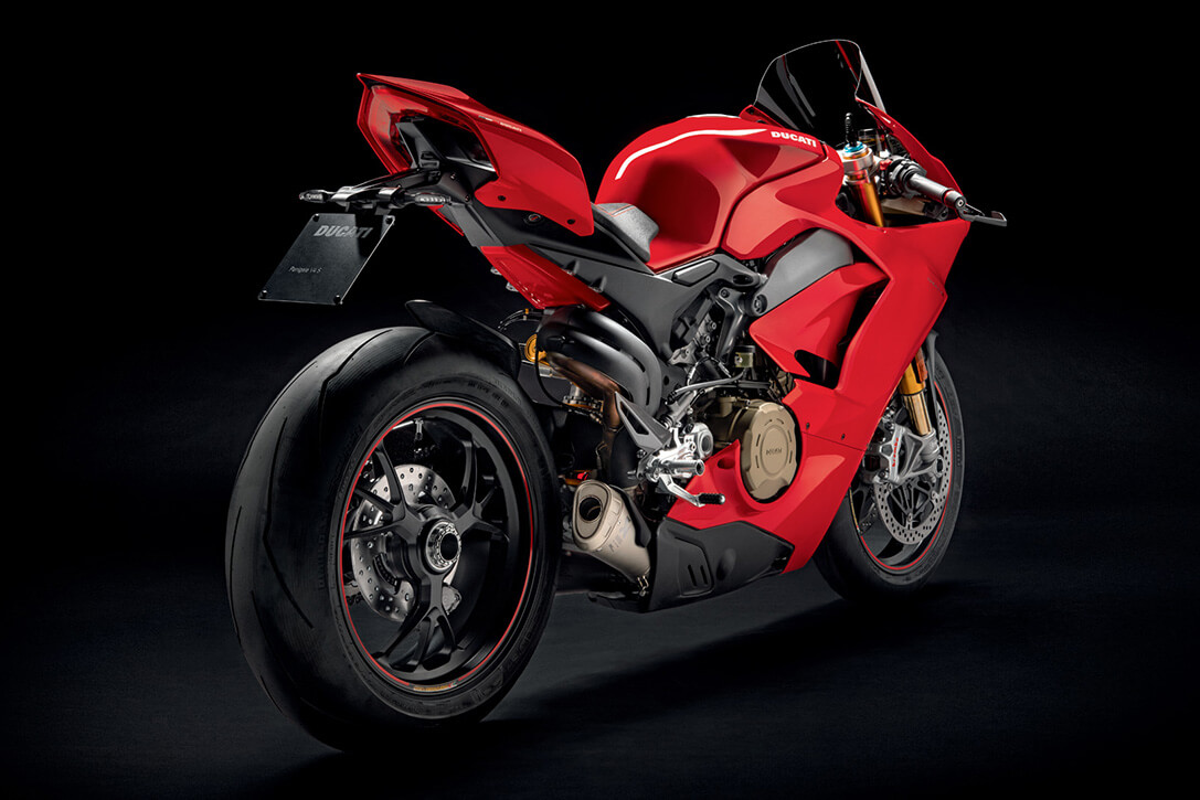 2018-ducati-panigale-v4-supersport-motorcycle-2
