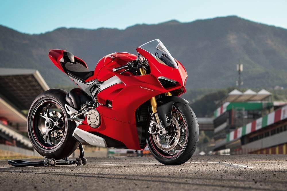 2018-ducati-panigale-v4-supersport-motorcycle-3