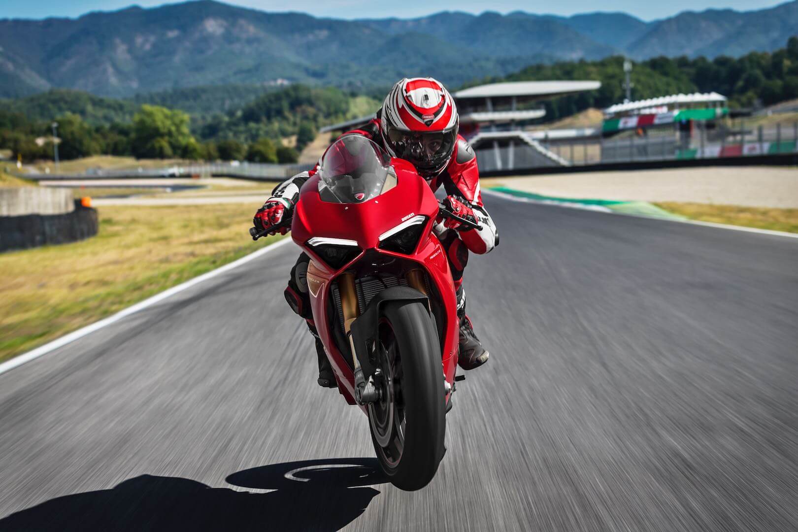 2018-ducati-panigale-v4-supersport-motorcycle-4