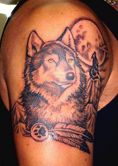 shoulder wolf tattoo inspiration