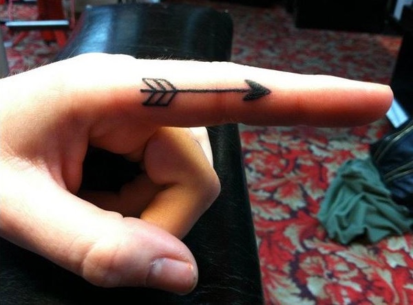 arrow finger tattoo for men