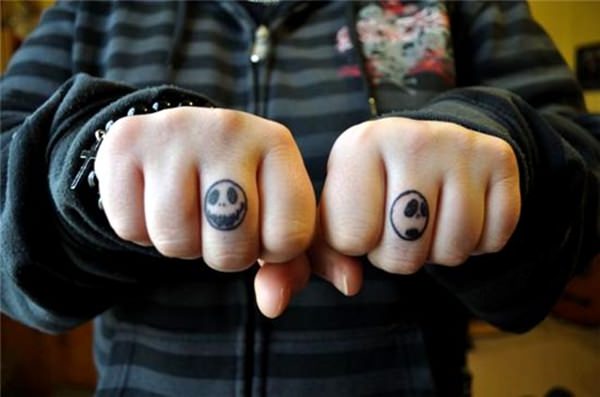 funny skull finger tattoos for men