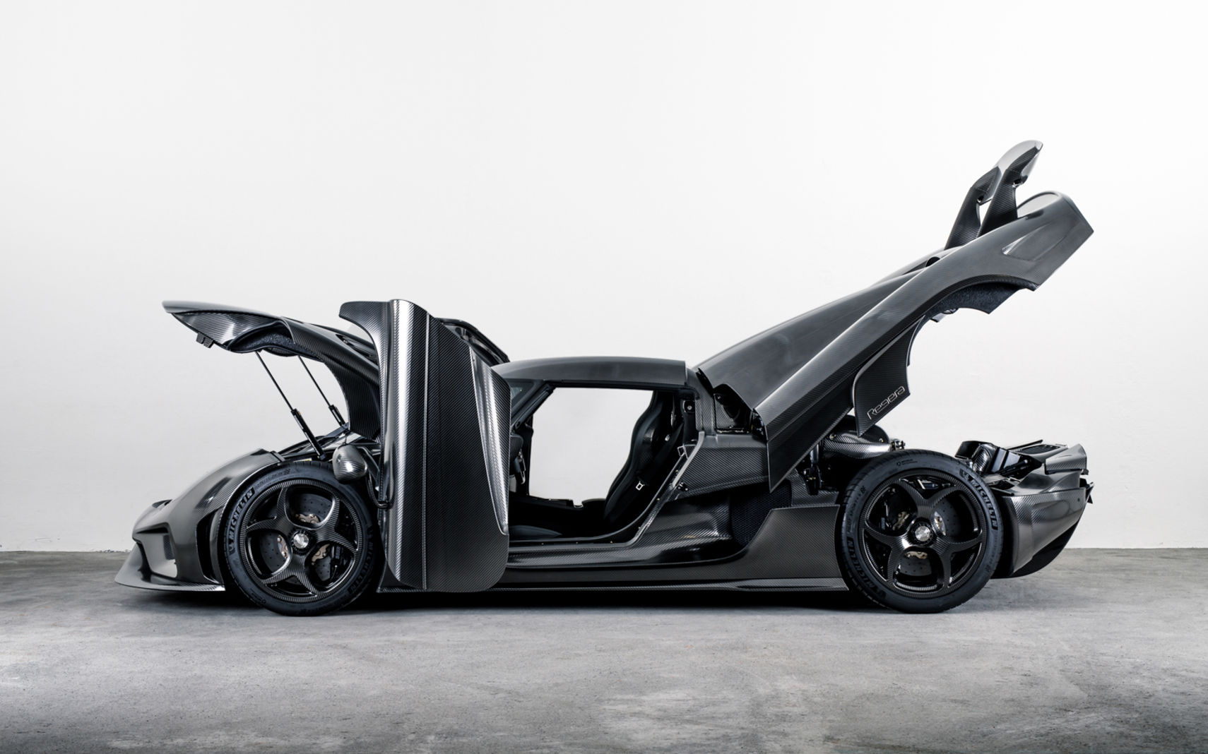 Koenigsegg Naked Carbon Regera