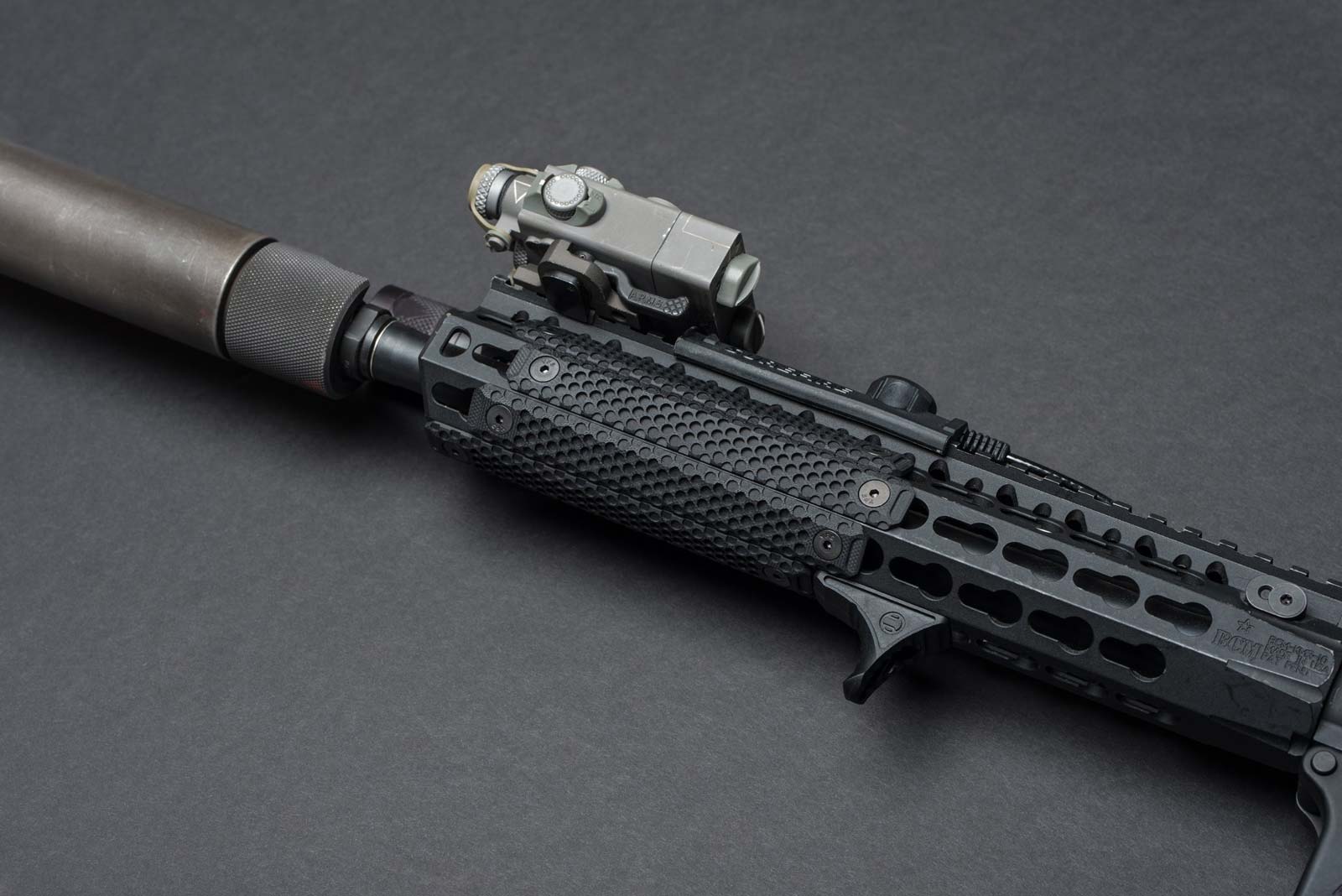 AR 15 Foregrip Guide: Discovering the Best Options for Enhanced Comfort ...