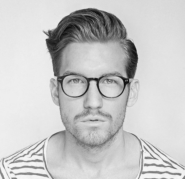 Hairstyle Idea for Bachelors with Naturally Wavy Hair