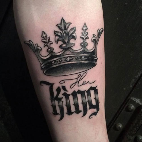 Her King Tattoo to Signify the Importance of Your Relationship