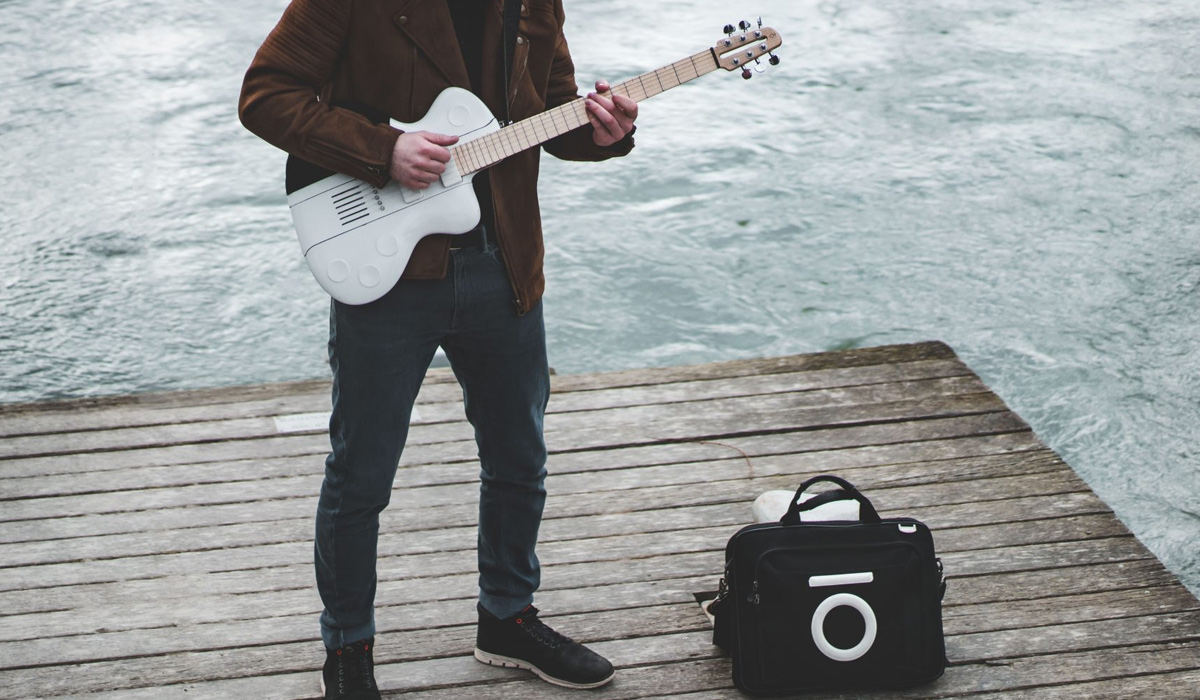 the revehō slite collapsible travel guitar