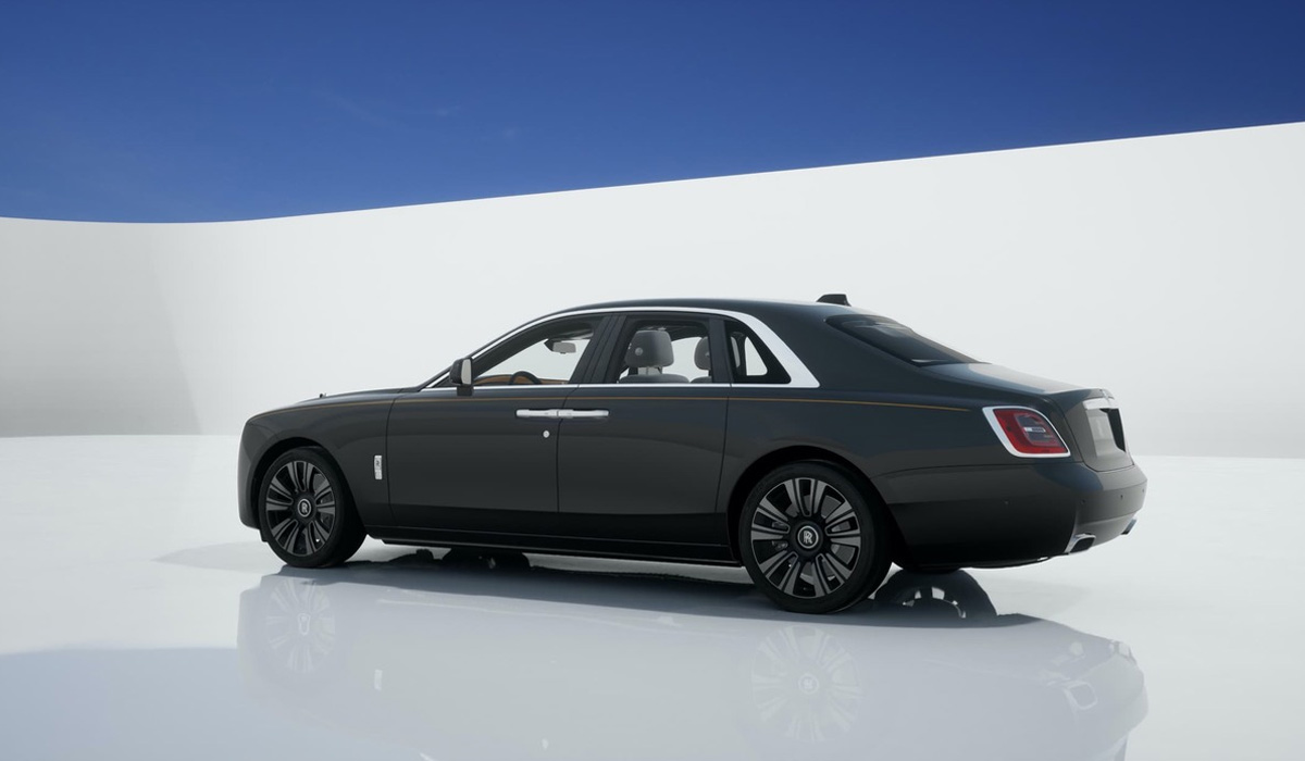 2021 Rolls-Royce in black