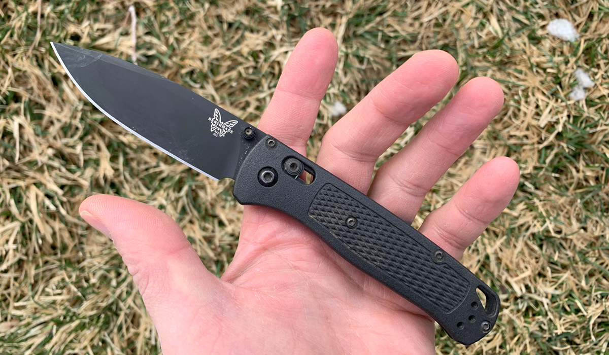 Benchmade Bugout CF-Elite in hand